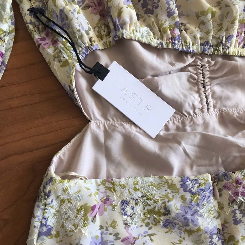 ASTR Anastasia Cutout Back Mini Dress, Ivory Lilac Floral, NWT - Picture 12 of 16